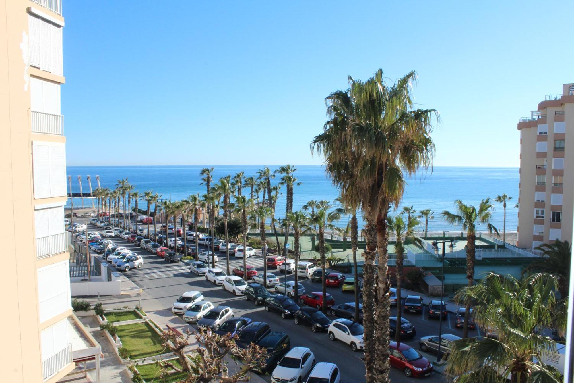 Beach Apartment El Faro Торокс Екстериор снимка